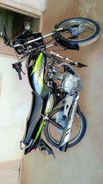 Honda deluxe  2018 model bannu namber     108 serial   good condition. 1