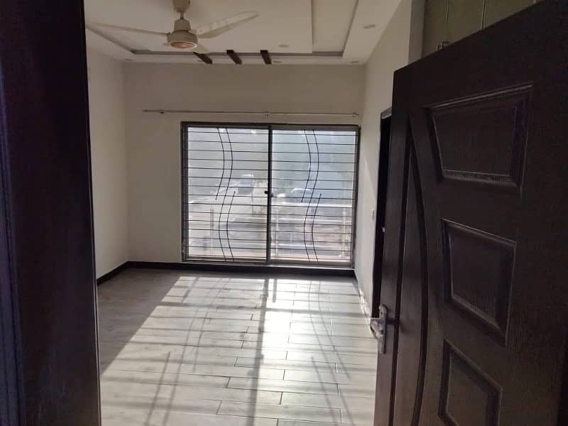 10 Marla Luxury Non Furnished House Available For Rent In Bahria Town Lahore 2