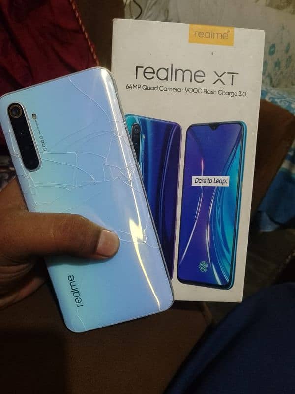 Realme xt 8/128 0