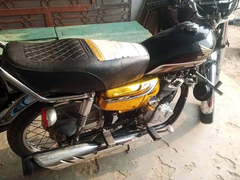 Honda self start 125cc battery new all ok fresh condition 7