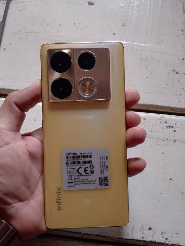 Infinix Note 40 pro Gold colour 4