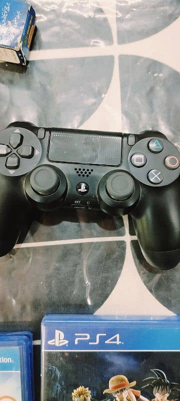 Playstation 4 Slim/ 4 controllers/ 7 games 2