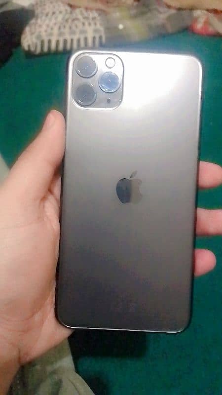 iphone 11 pro Maxx waterpack 83 B. H  64Gb 0