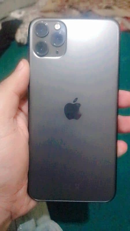 iphone 11 pro Maxx waterpack 83 B. H  64Gb 5