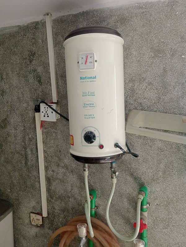 Water Electric instant geyser 15 ltr 0