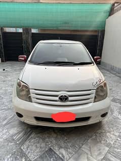 Toyota vitz (ist) 1300cc . 70% original paint