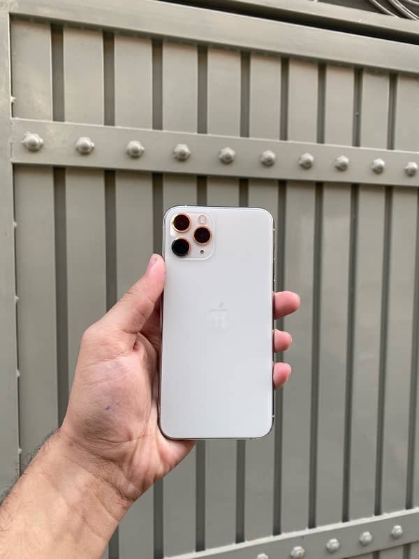 IPhone 11 pro 64gb factory unlock fu non pta 1