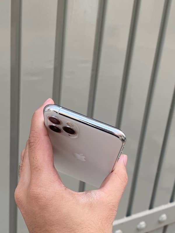 IPhone 11 pro 64gb factory unlock fu non pta 2