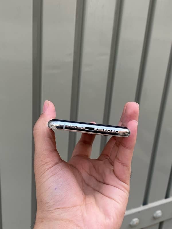 IPhone 11 pro 64gb factory unlock fu non pta 7