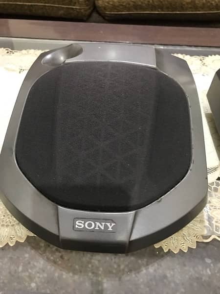 Sony Suround  speaker 1