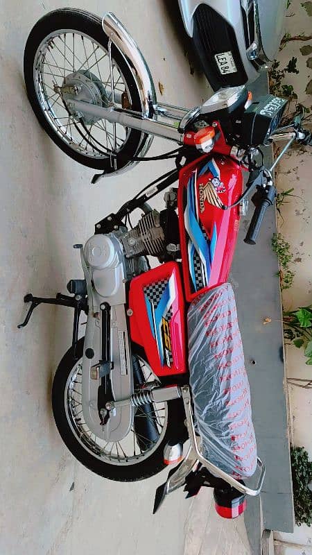 Honda 125 Showroom Condition 0