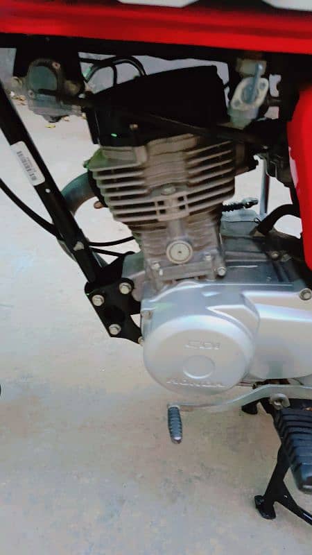 Honda 125 Showroom Condition 10