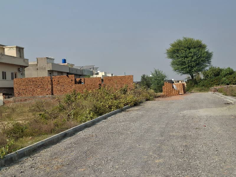 Plot For Sale In Jinnah Garden Street 132b 4