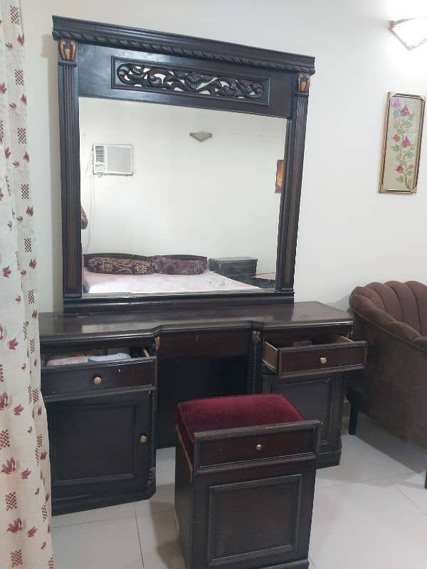 Dressing table 1