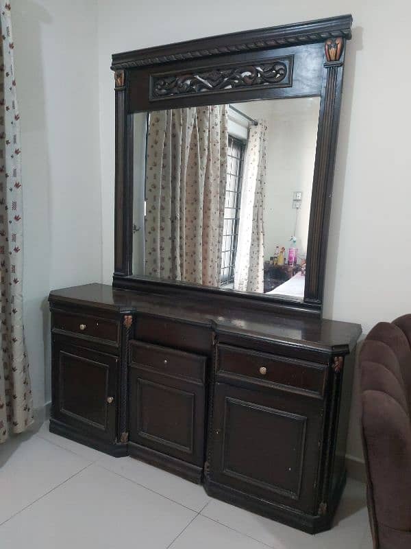 Dressing table 2