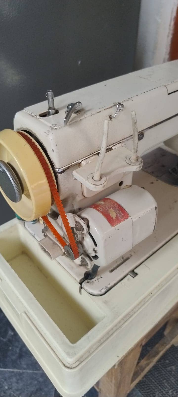 JANOME SEWING MACHINE (ELECTRIC - MADE IN JAPAN ) 13