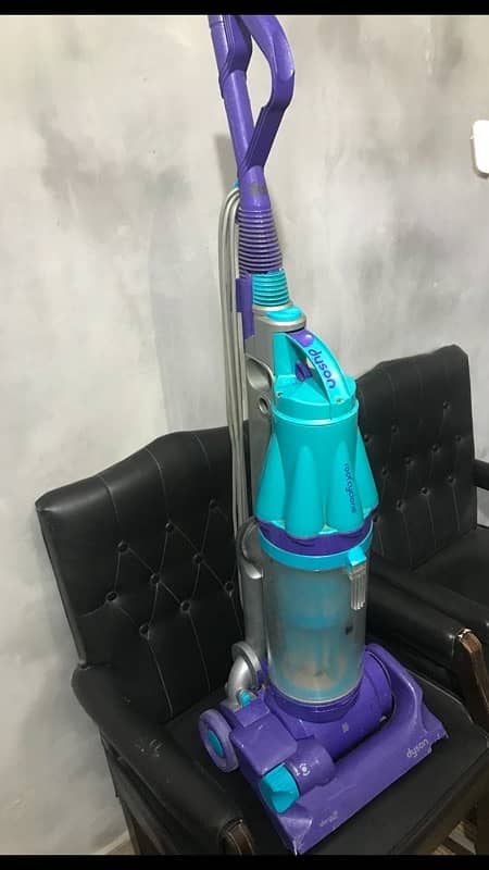 dyson vaccum cleaner 0