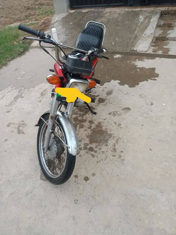 Honda 125 Red color 0