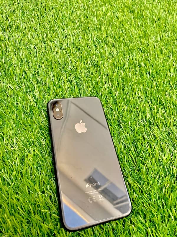 iphone Xs pta approved 64gb 0