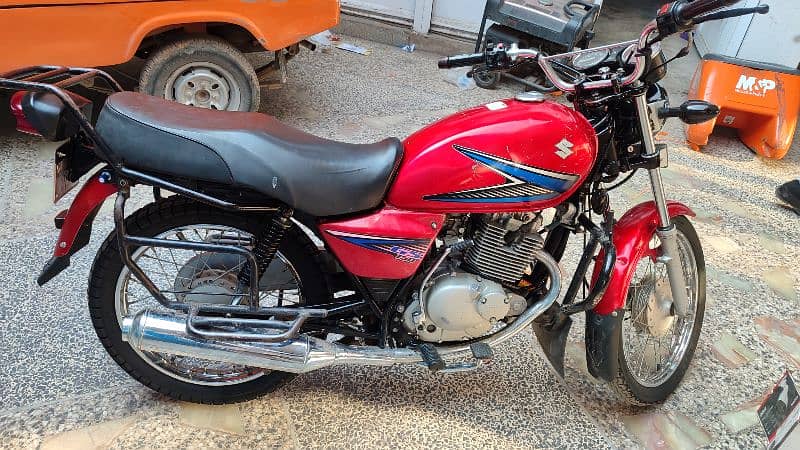 Suzuki gs 150 Bike 2