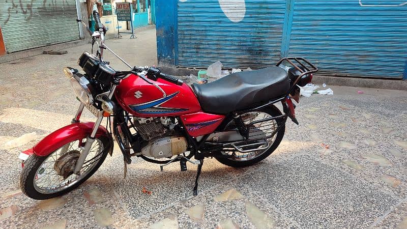 Suzuki gs 150 Bike 3