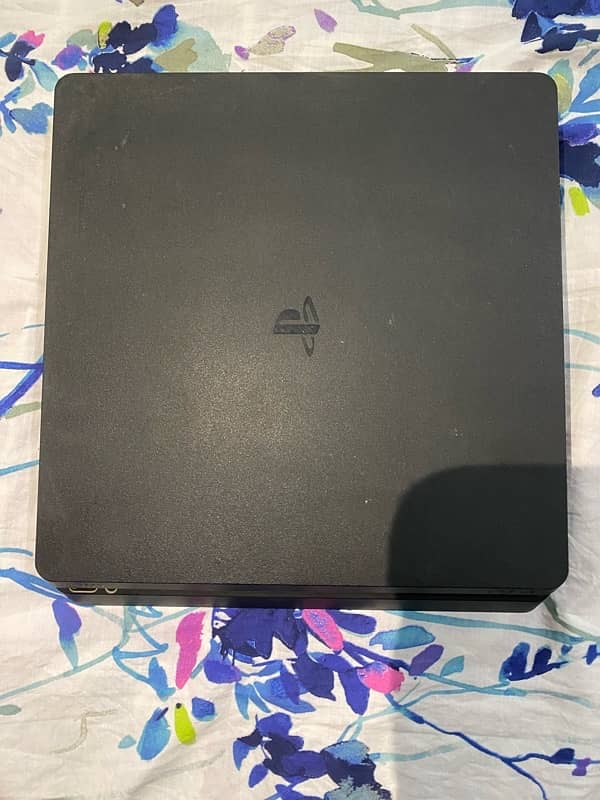 PS4 Slim 500GB with 3 CD’s 2