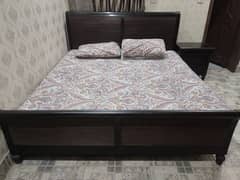 bed wooden