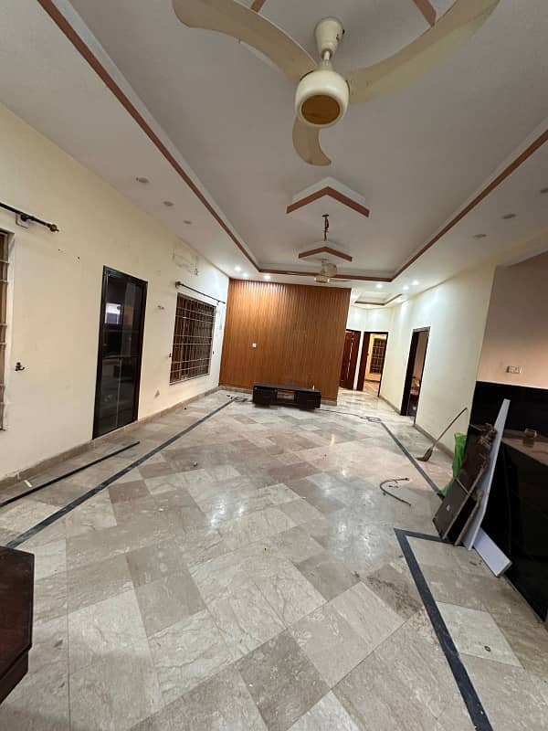 Vip upper portion for rent ayub coluny 1