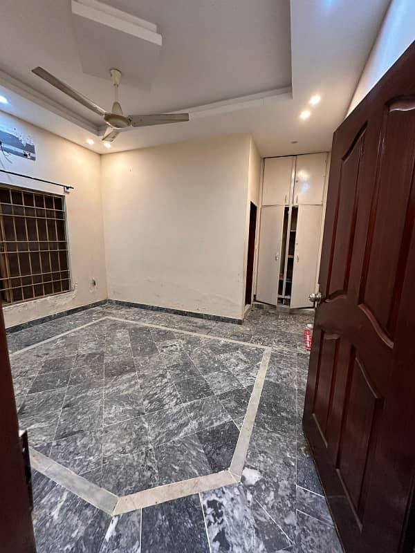 Vip upper portion for rent ayub coluny 4