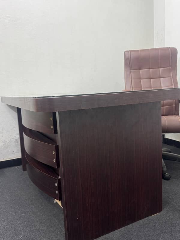 office Table For sell with mirror 2