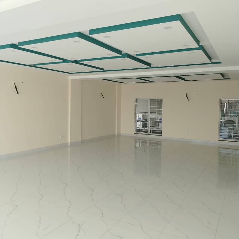 5 Marla Ground Floor Non Furnished Commercial Hall Available For Sale Bahria Town Lahore 0