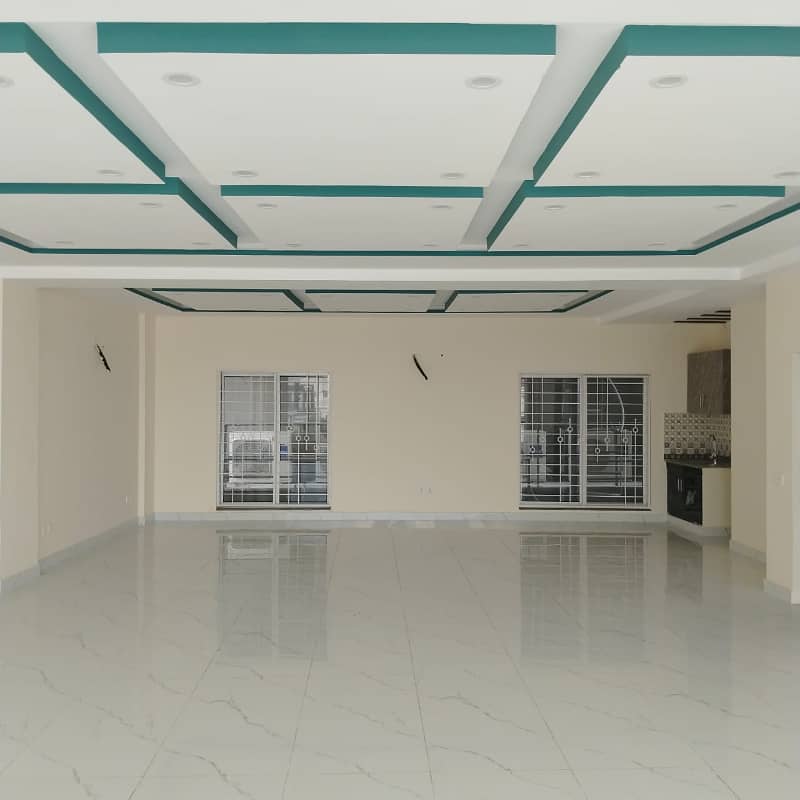 5 Marla Ground Floor Non Furnished Commercial Hall Available For Sale Bahria Town Lahore 11