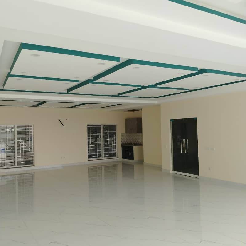 5 Marla Ground Floor Non Furnished Commercial Hall Available For Sale Bahria Town Lahore 14