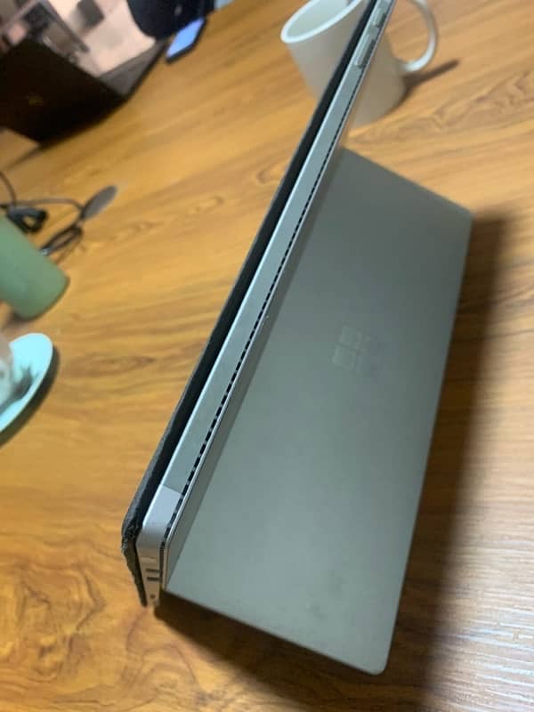 Microsoft Surface Pro (5th Gen) (C i7, 8GB RAM, 256GB) with micro pen 2