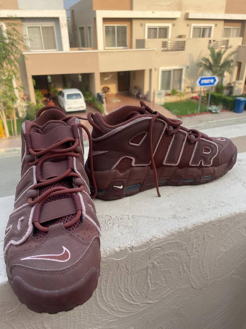 NIKE AIR MORE UPTEMPO 96 (VALENTINE EDITION) 0