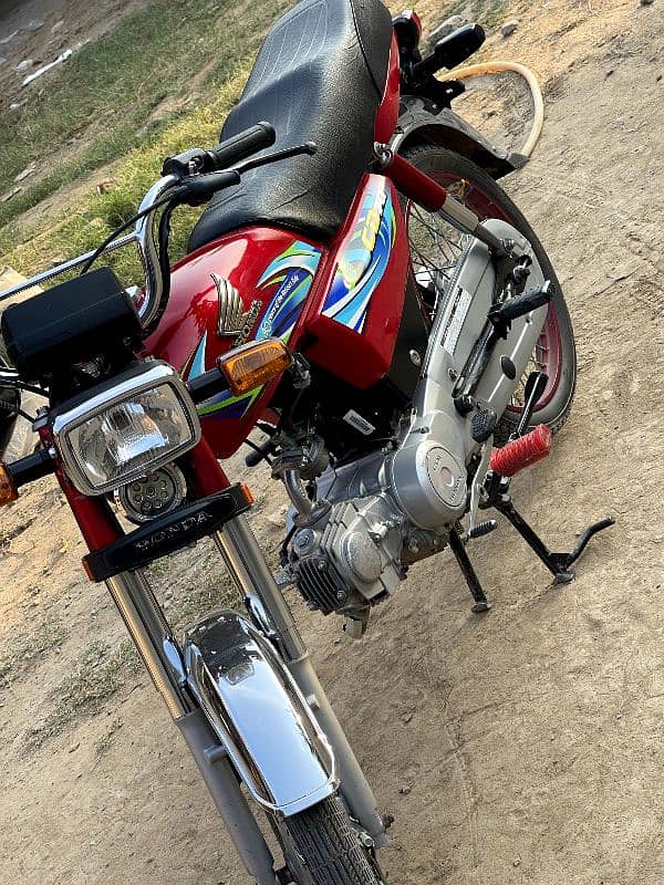 Honda CD70 0