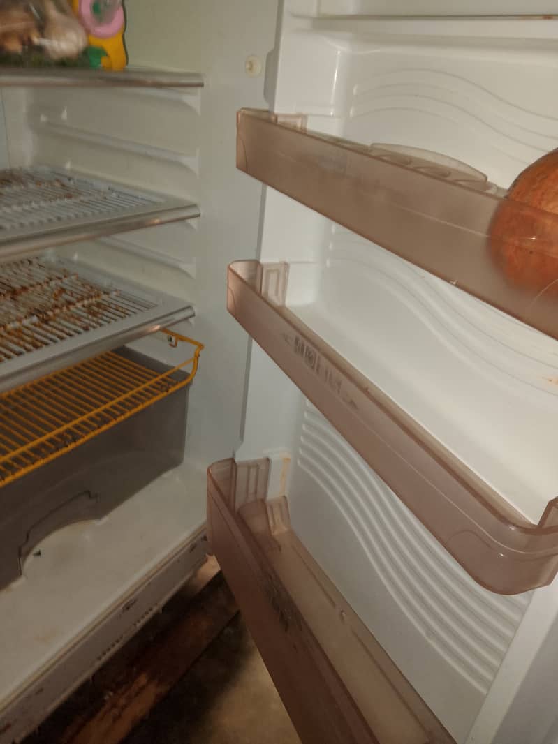 Dawlance fridge in good condition 0