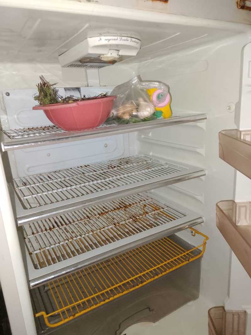 Dawlance fridge in good condition 1