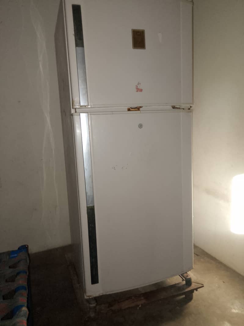 Dawlance fridge in good condition 6