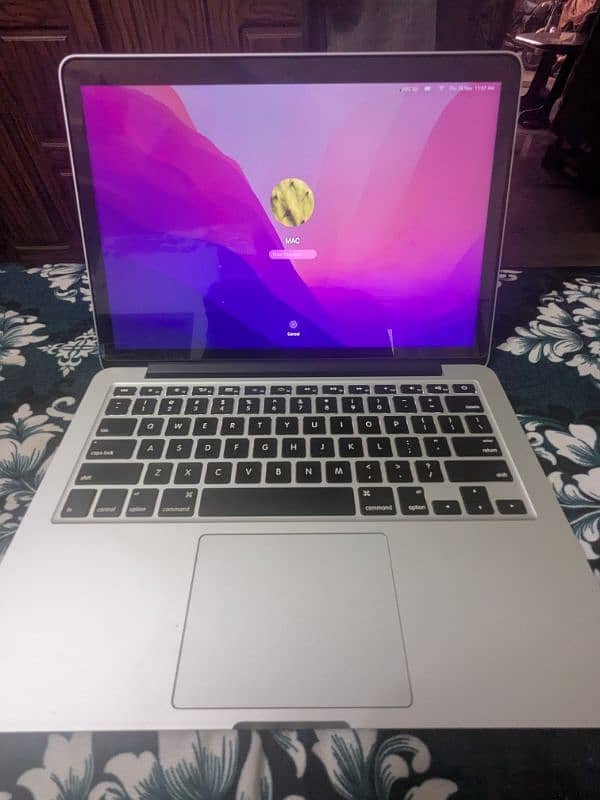 Macbook Pro 2015 [13-inch] core i7 16 GB RAM 5