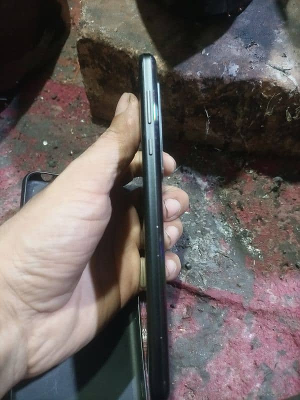 Aquos R5 12/256 PTA 3