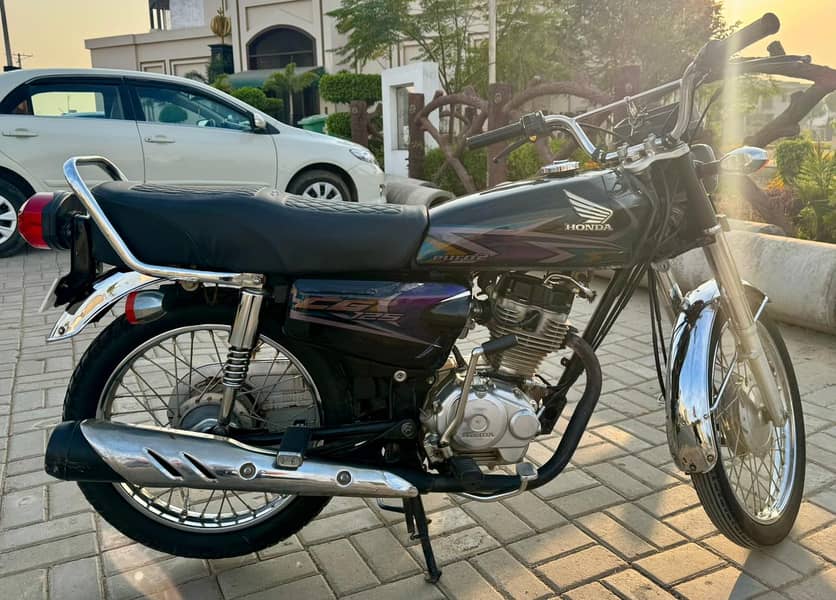 Honda cg 125 2020 Sticker Nov 2019 Registered 5