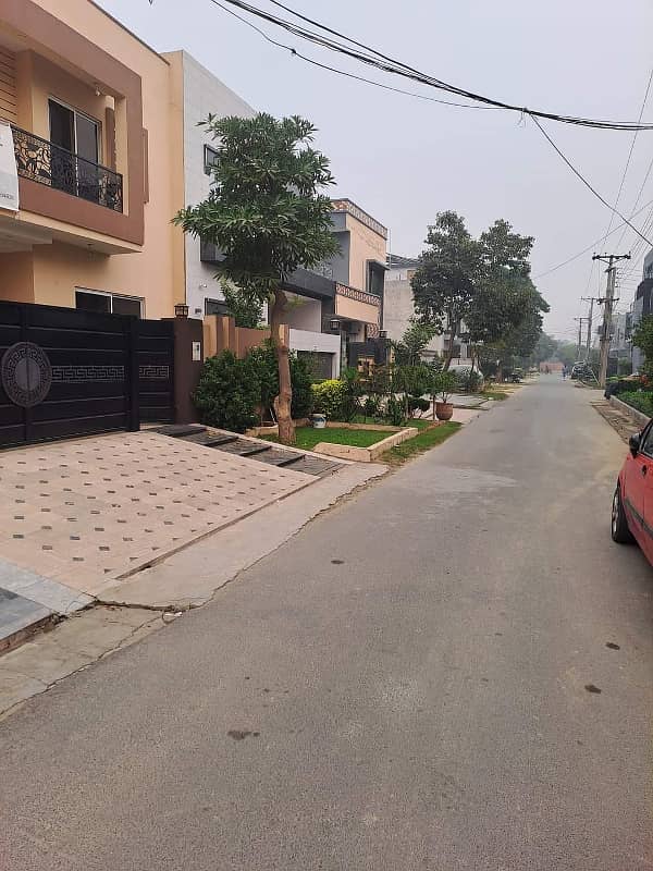 3 Bed 10 Marla Ground Portion Available for Rent in Gulraiz 1