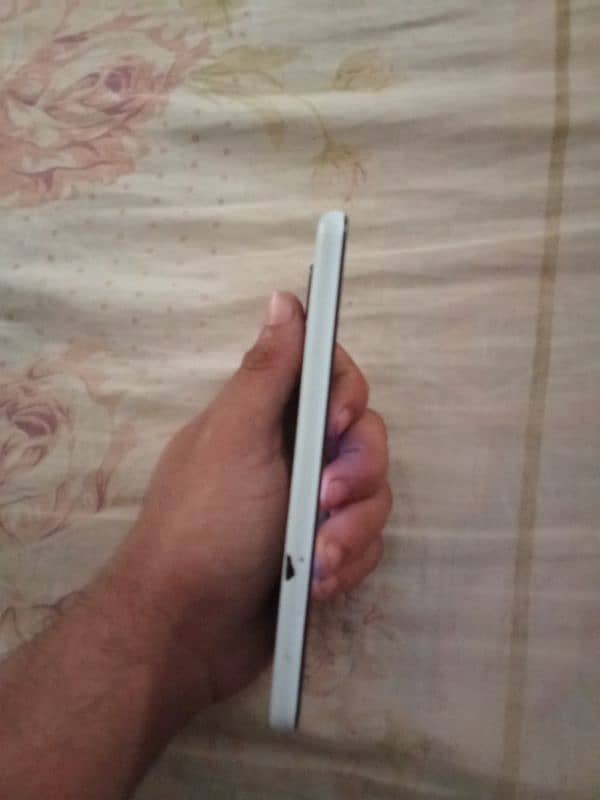 google pixel 4a on peice board for sell urgent 2