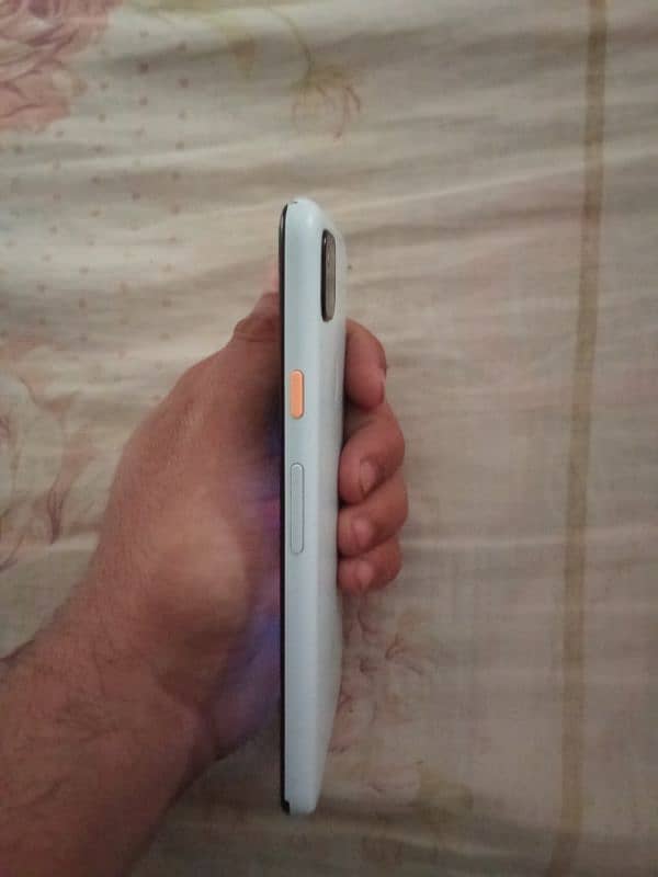 google pixel 4a on peice board for sell urgent 3