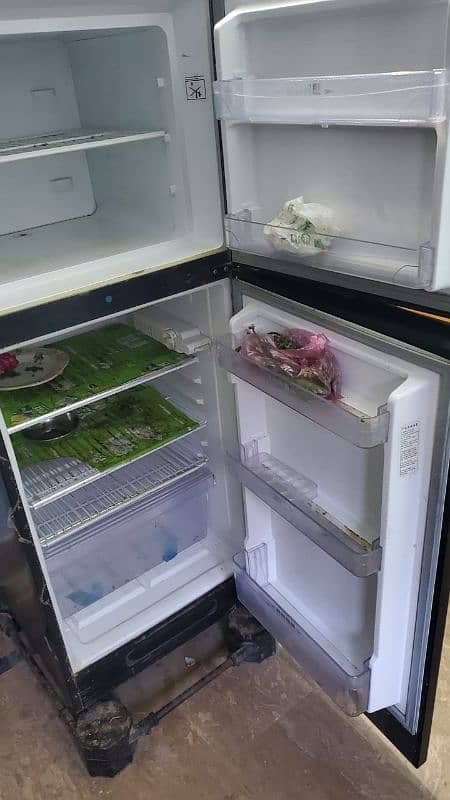 Fridge Dawlance 3