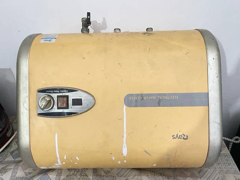 Rays ST-E30 electric water heater 0