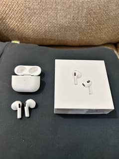 Apple AirPods 3 with MegSafe Charging Case (Original Almost New)