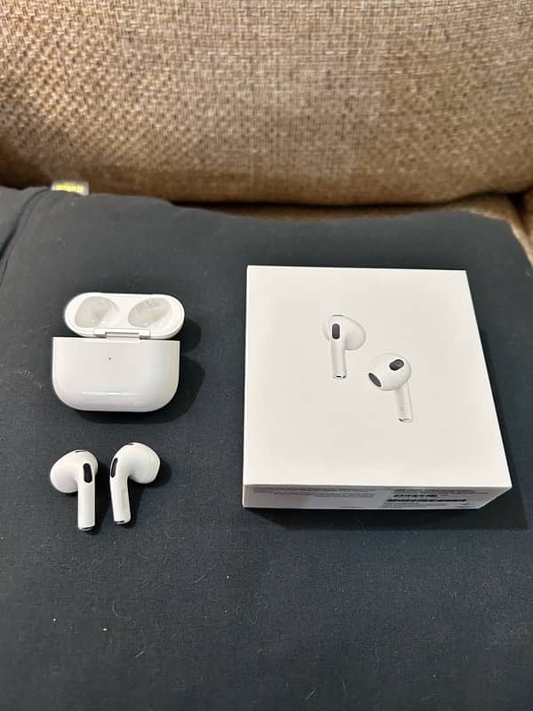 Apple AirPods 3 with MegSafe Charging Case (Original Almost New) 0