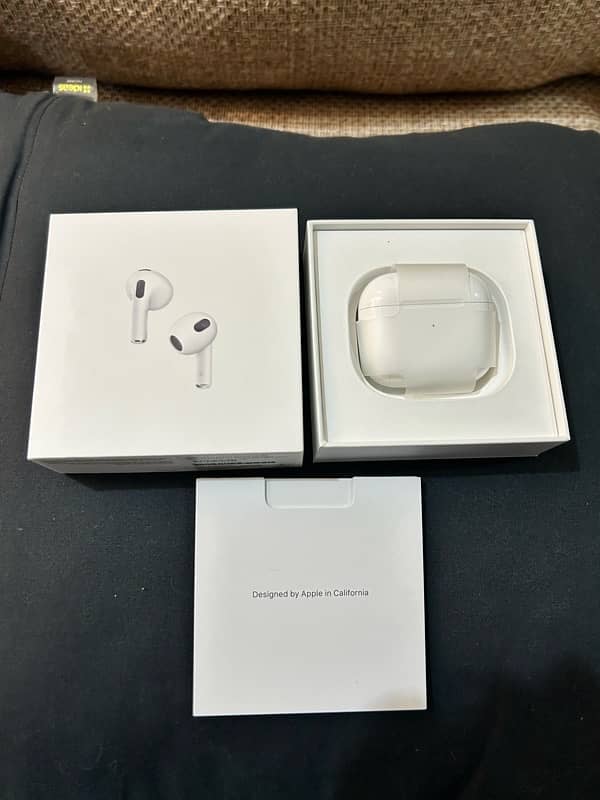 Apple AirPods 3 with MegSafe Charging Case (Original Almost New) 1